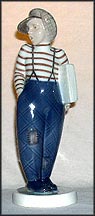 Newspaper Boy, Bing & Grondahl Figurine #2148 MAIN