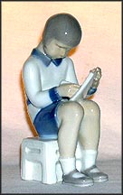 Girl, Reading, Bing & Grondahl Figurine #2184 MAIN