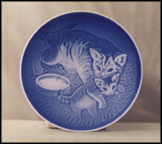 Cat And Kitten Collector Plate by Henry Thelander MAIN