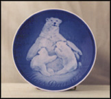 Bear And Cubs Collector Plate by Henry Thelander MAIN