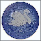 Swan And Cygnets Collector Plate by Henry Thelander MAIN