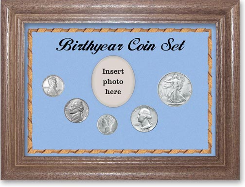 1943 Birth Year Coin Gift Set with a blue background and dark oak frame MAIN