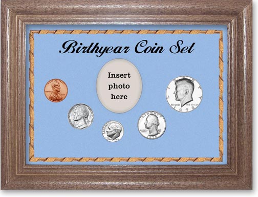 1978 Birth Year Coin Gift Set with a blue background and dark oak frame MAIN