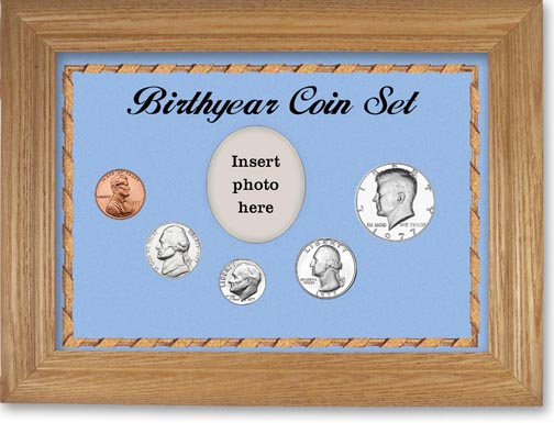 1977 Birth Year Coin Gift Set with a blue background and wheat frame MAIN