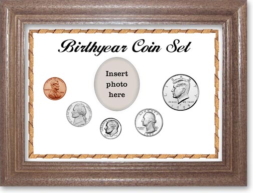1995 Birth Year Coin Gift Set with a white background and dark oak frame MAIN