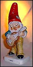 Niels The Strummer, Goebel Co-Boy's Figurine  #542 MAIN