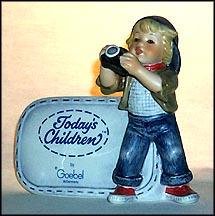 Shutterbug Plaque, Goebel Today's Children Figurine  #59021-13 MAIN