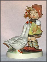 Goose Girl, M. I. Hummel Figurine MAIN