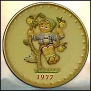1977 Apple Tree Boy, M. I. Hummel Annual Plate MAIN