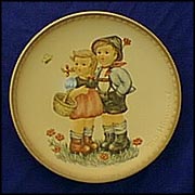 Surprise, M. I. Hummel Friends Forever Plate MAIN