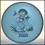 2000 Garden Splendor, M. I. Hummel Annual Plate MAIN