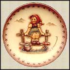 Just Resting, M. I. Hummel Mini Annual Plate MAIN