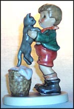 Kitty Kisses, M. I. Hummel Figurine MAIN