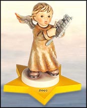 Angel With Carillon, M. I. Hummel Figurine MAIN