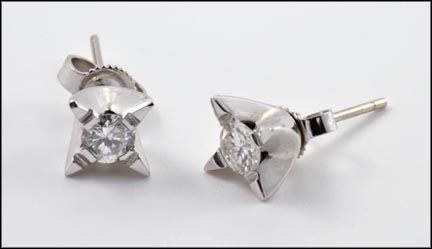 Diamond Earrings in White Gold MAIN