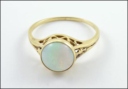Filigree Opal Ring in Yellow Gold MAIN
