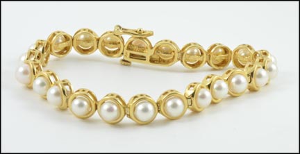 Pearl Bracelet in 14K Yellow Gold LARGE