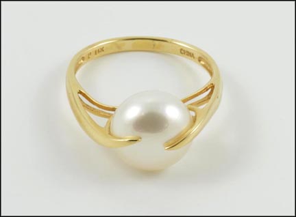 Freshwater Pearl Ring in 14K Yellow Gold MAIN