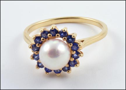Pearl and Sapphire Ring in 14K Yellow Gold MAIN