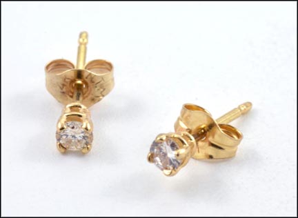 Diamond Stud Earrings in 14K Yellow Gold MAIN