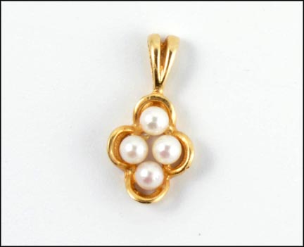 Pearl Cluster Pendant in Yellow Gold LARGE