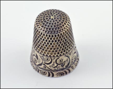 Ornate Thimble in Sterling Silver MAIN