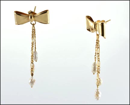 Bow Earrings with Freshwater Pearls in 14K Yellow Gold MAIN