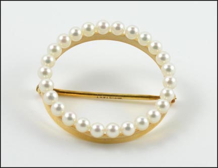 Pearl Circle Pin in 14K Yellow Gold LARGE