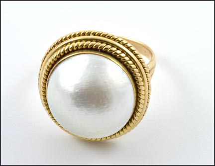 Mabe' Pearl Ring in Yellow Gold MAIN