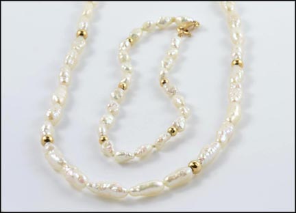 Freshwater Pearl Necklace and Bracelet Set in 14K Yellow Gold MAIN