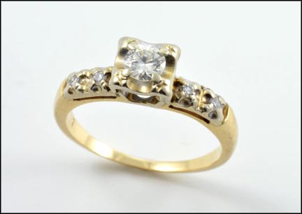 Vintage Diamond Wedding Ring in Yellow Gold MAIN