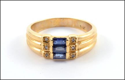Blue Sapphire Ring in 14K Yellow Gold MAIN