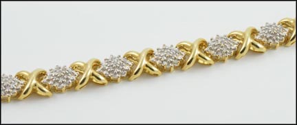Diamond Clusters Bracelet in 10K Yellow Gold LARGE