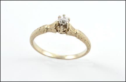 Vintage Diamond Ring in 14K Yellow Gold MAIN