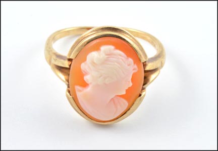 Shell Cameo Ring in 10K Yellow Gold LARGE