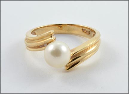 Pearl Ring in 14K Yellow Gold MAIN