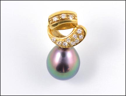 South Sea Pearl and Diamond Pendant in 18K Yellow Gold LARGE