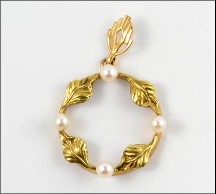 Four Pearl and Circle Of Leaves Pendant in Yellow Gold LARGE