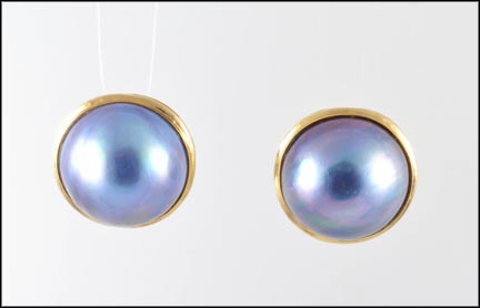 Gray Mabe' Pearl Earrings in 14K Yellow Gold MAIN