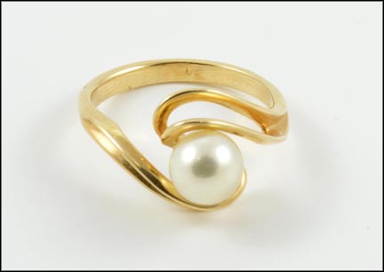 Pearl Ring in 14K Yellow Gold MAIN