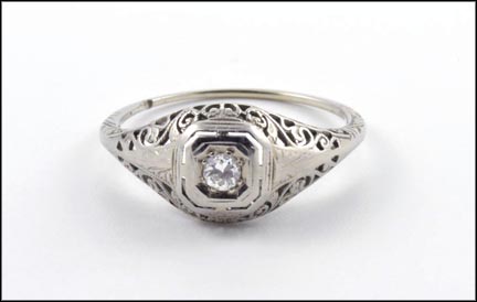 1925 Diamond Ring in White Gold LARGE