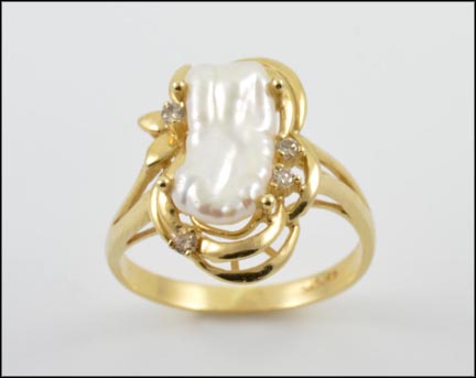 Freshwater Pearl with Four Diamonds Ring in 14K Yellow Gold MAIN