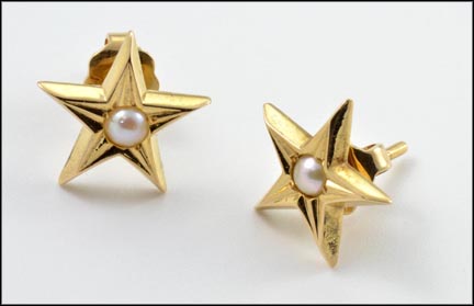 Pearl In Star Post Earrings in Yellow Gold MAIN