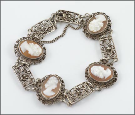 Shell Cameo and Filigree Bracelet in .900 Silver MAIN