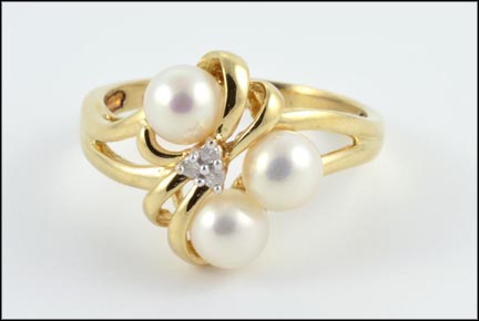 3 Pearls with Center Diamonds Ring in 14K Yellow Gold LARGE