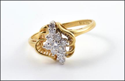 Diamond Cluster Ring in Yellow Gold MAIN