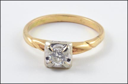 1940s Diamond Solitaire Ring in Yellow Gold MAIN