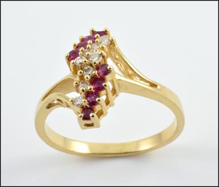 Rubies and Diamonds Ring in Yellow Gold MAIN