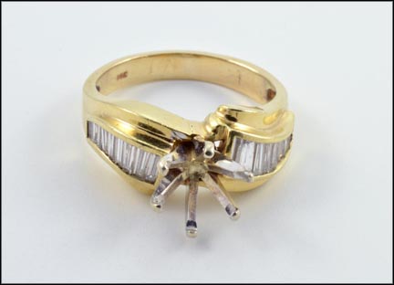 Loose Setting with Diamond Accents Ring in 14K Yellow Gold LARGE