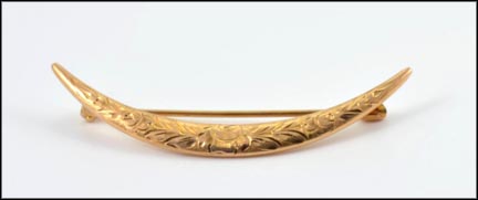 Crescent Moon Style Pin in 14K Yellow Gold MAIN